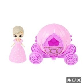 BONECA COM CARRUAGEM 